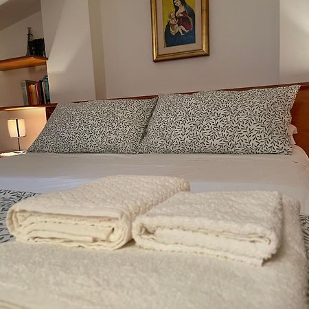 La Casa Nel Cortile Apartment Castelbuono  Luaran gambar