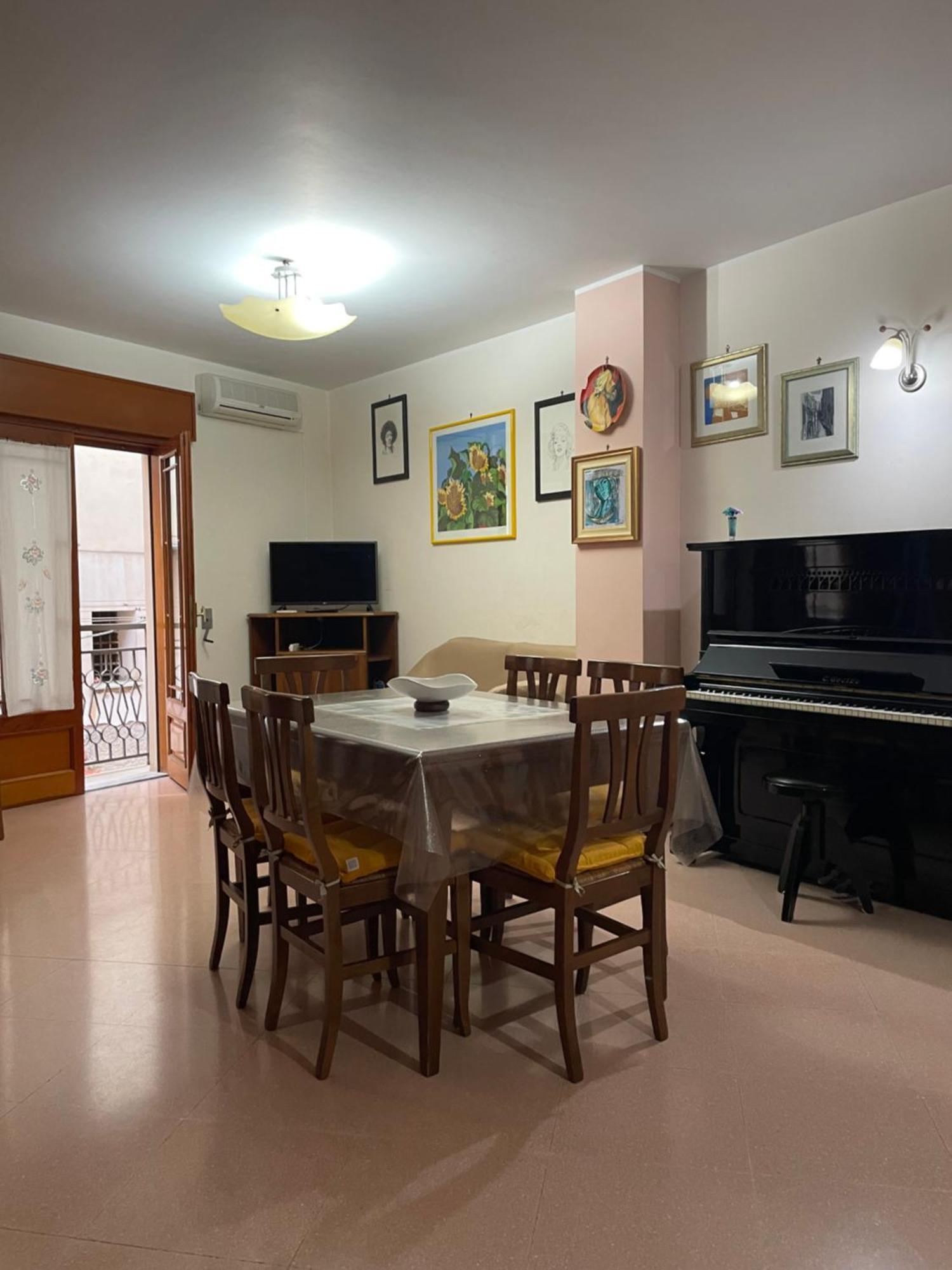 La Casa Nel Cortile Apartment Castelbuono  Luaran gambar