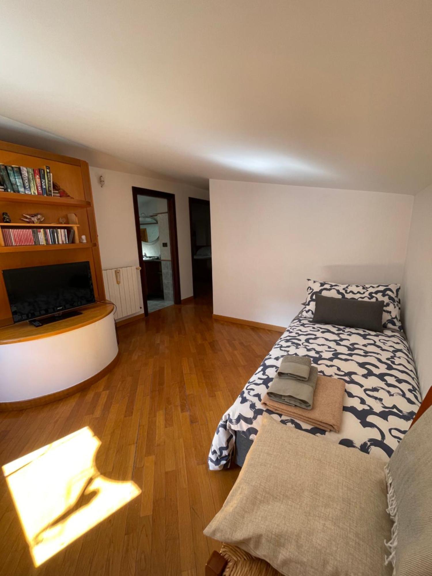 La Casa Nel Cortile Apartment Castelbuono  Luaran gambar
