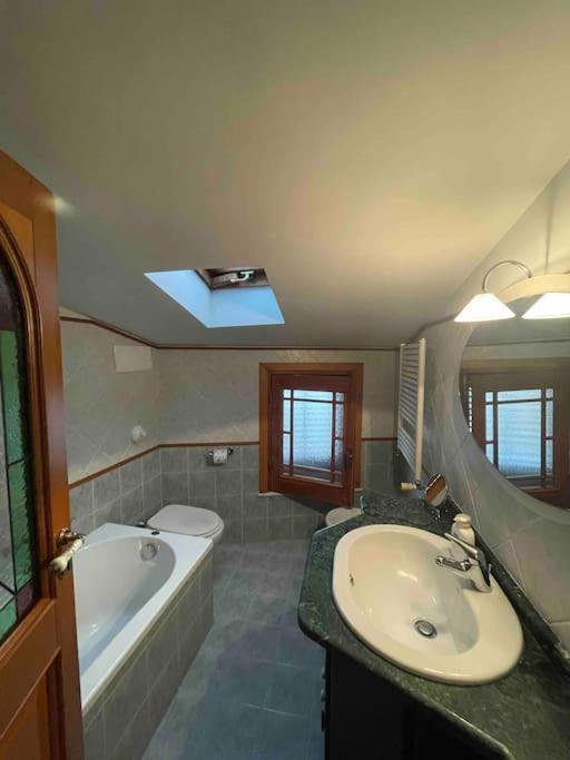 La Casa Nel Cortile Apartment Castelbuono  Luaran gambar