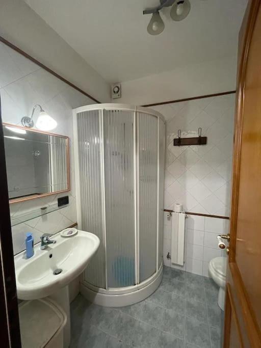 La Casa Nel Cortile Apartment Castelbuono  Luaran gambar